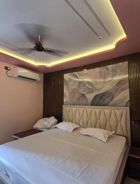 Kailash Homestay 300mts from Baba Baidyanath Temple