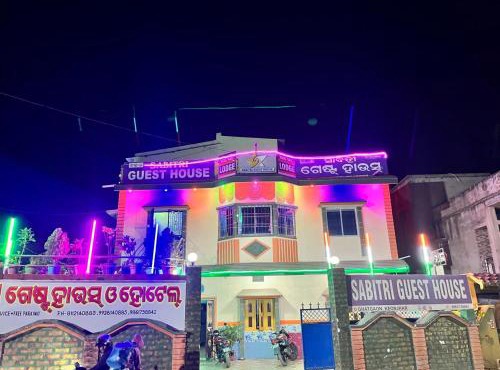 Sabitri Guest House in Ghatgān