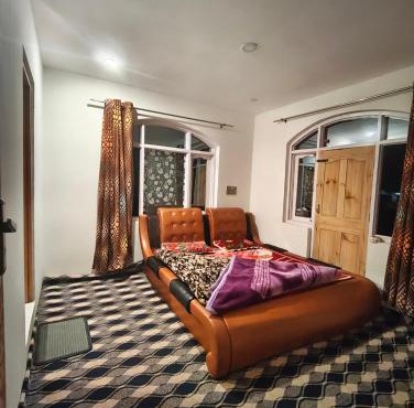 Aadil Playing Guest House Near Gulmarg, Tangmarg