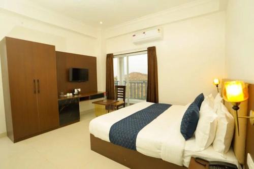 Neptune Villa 8 BHK, Unit of Goya Hills