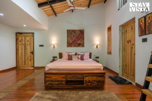 StayVista at Butterfly Estate with BBQ & Bonfire