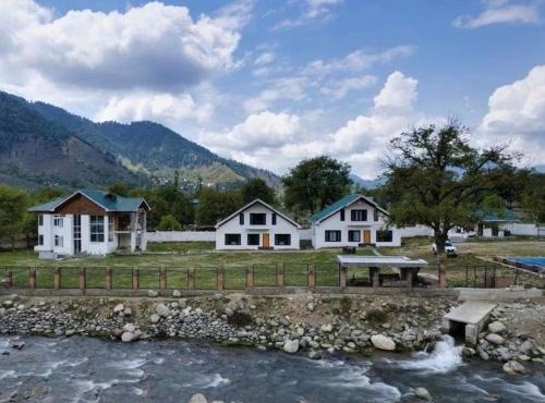 kanwal cottages safa resort