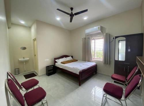 Chozha Palace Premium Rooms Ac