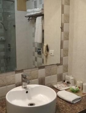 Grand Continental Hotel in Prayagraj