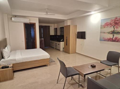 Star Studio Service Apartment Near Medanta Hospital Gurgaon