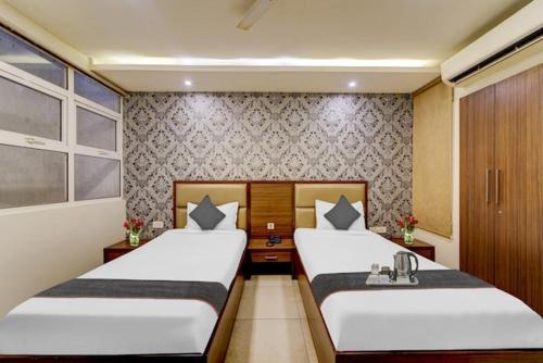 RAJ RESIDENCY ROYAPETTAH Near US EMBASSY & APOLLO HOSPITAL in Chennai
