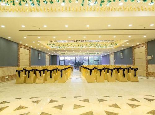 Palette Hotel Gonda by CheckIn