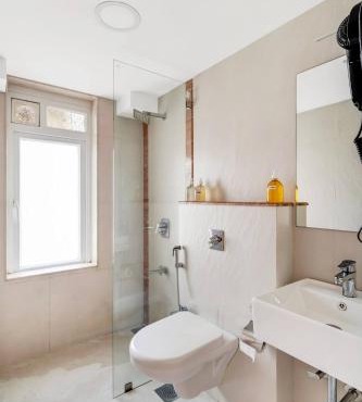Tao B Cozy Private Room in Shared 3BHK