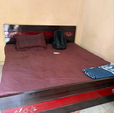 Radha Madhav Homestay Near Bake Bihari Mandir