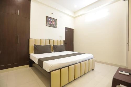 Sri NkB guest house