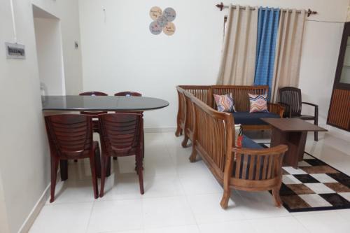Thiruveesar Family Retreat near Airport