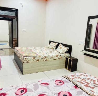 New hotel Arjun place, Reengus