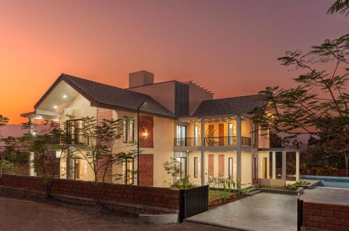 SaffronStays Sunset Glow
