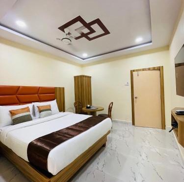 Riverside Retreat Dombivli - Swimming Pool - Couple Friendly - Comfortable Stay