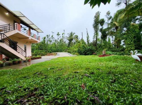 GoodVibes Homestay - 3BH, Home Food, Coffee Estate