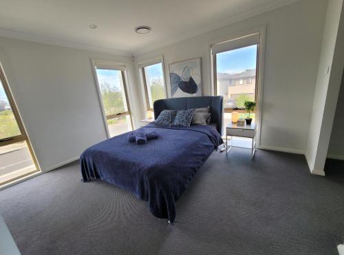 5 bedroom luxurious house in Marsden Park in Schofields