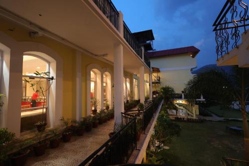 juSTa Riverside Resort Srinagar